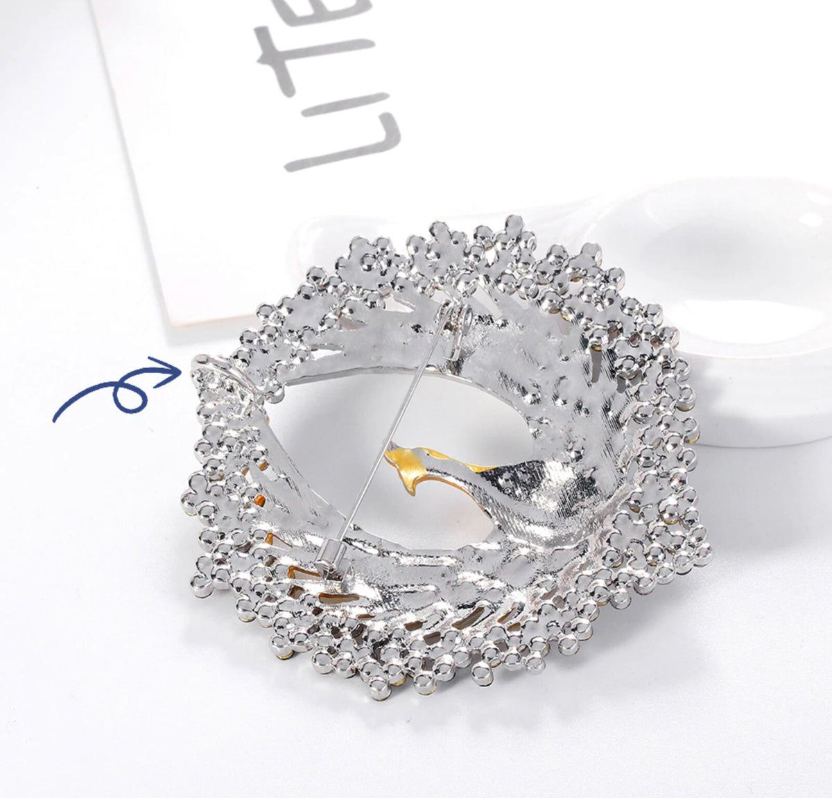 Peacock Brooch Rhinestones Silver Plated Vintage Look Suit Celebrity Pin Gift JJJ5