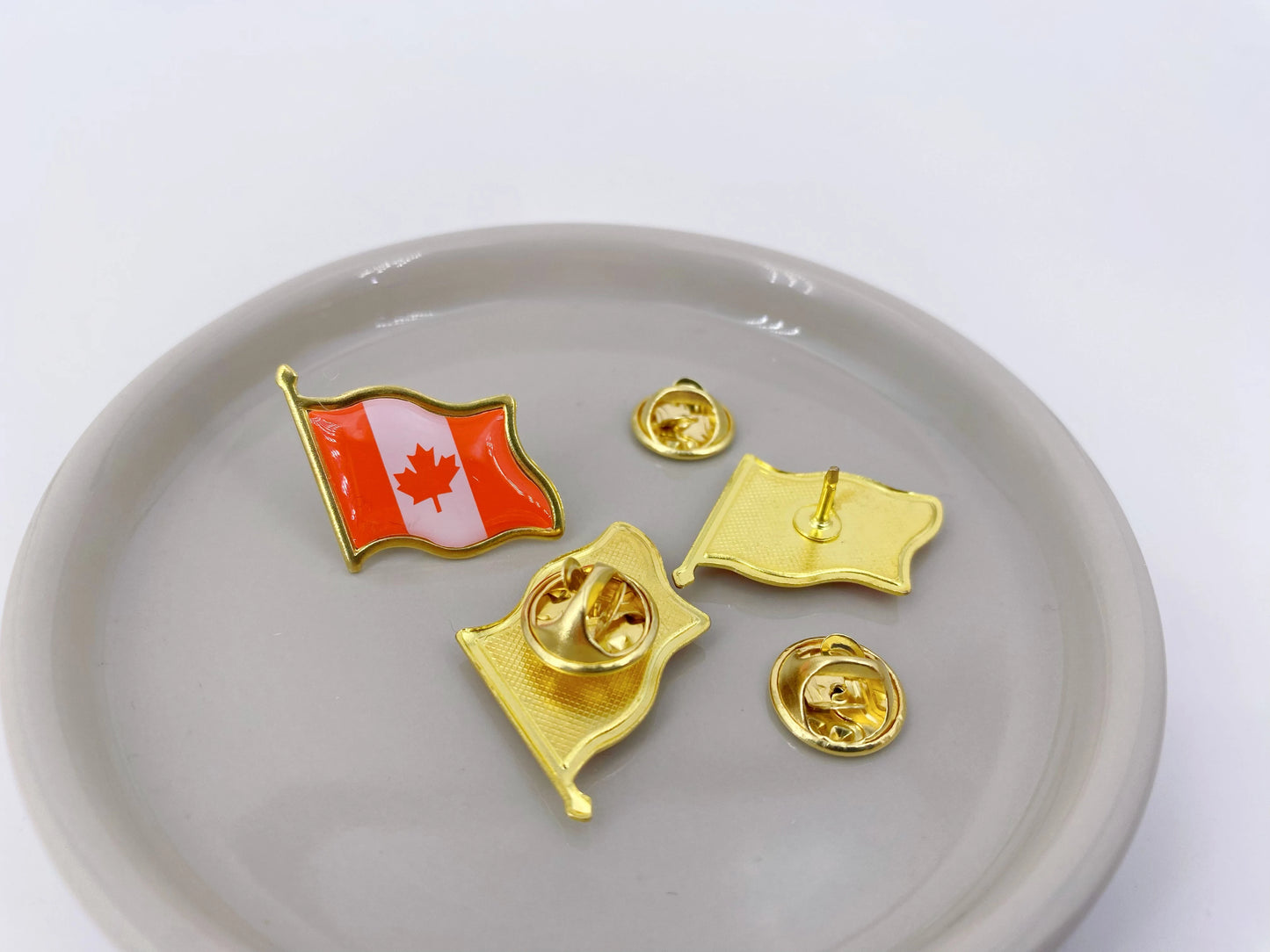 10/20/50/100pcs Canada Flag lapel Pins Canadian national brooches pin Decoration for Clothes and Bags
