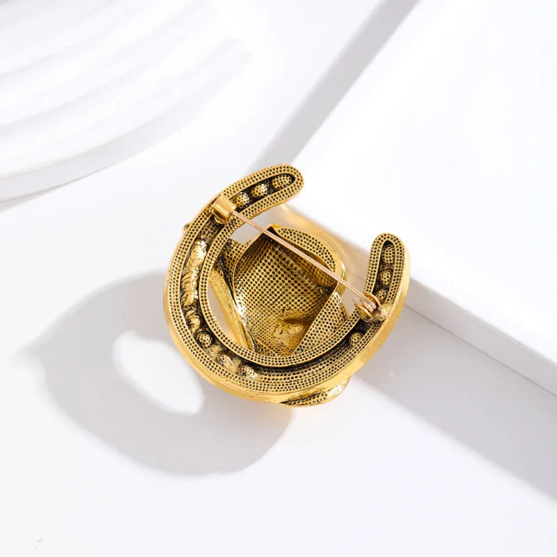 New U Letter Hat Design Brooch Shiny Rhinestone Men's Suit Denim Hat Pin Jacket Women's Corsage Jewelry Gifts