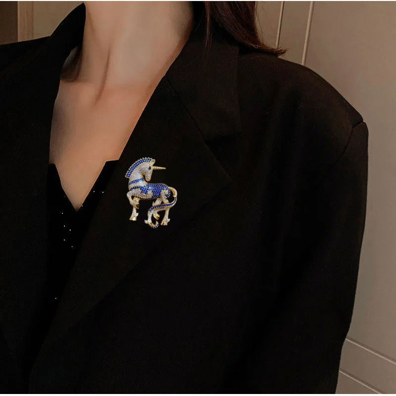 SUYU Court Style Horse Brooch Elegant Fashion Versatile Clothing Pins