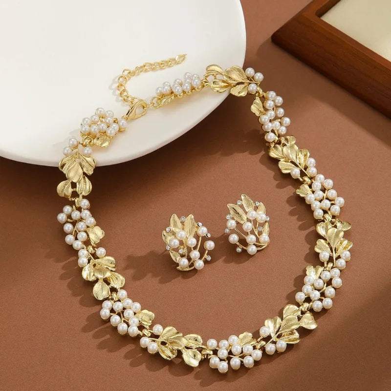 3pcs Luxury Vintage Gold Colour Leaves Set with Imitation Pearl Necklace Earrings Women's Elegant Court Style Jewellery