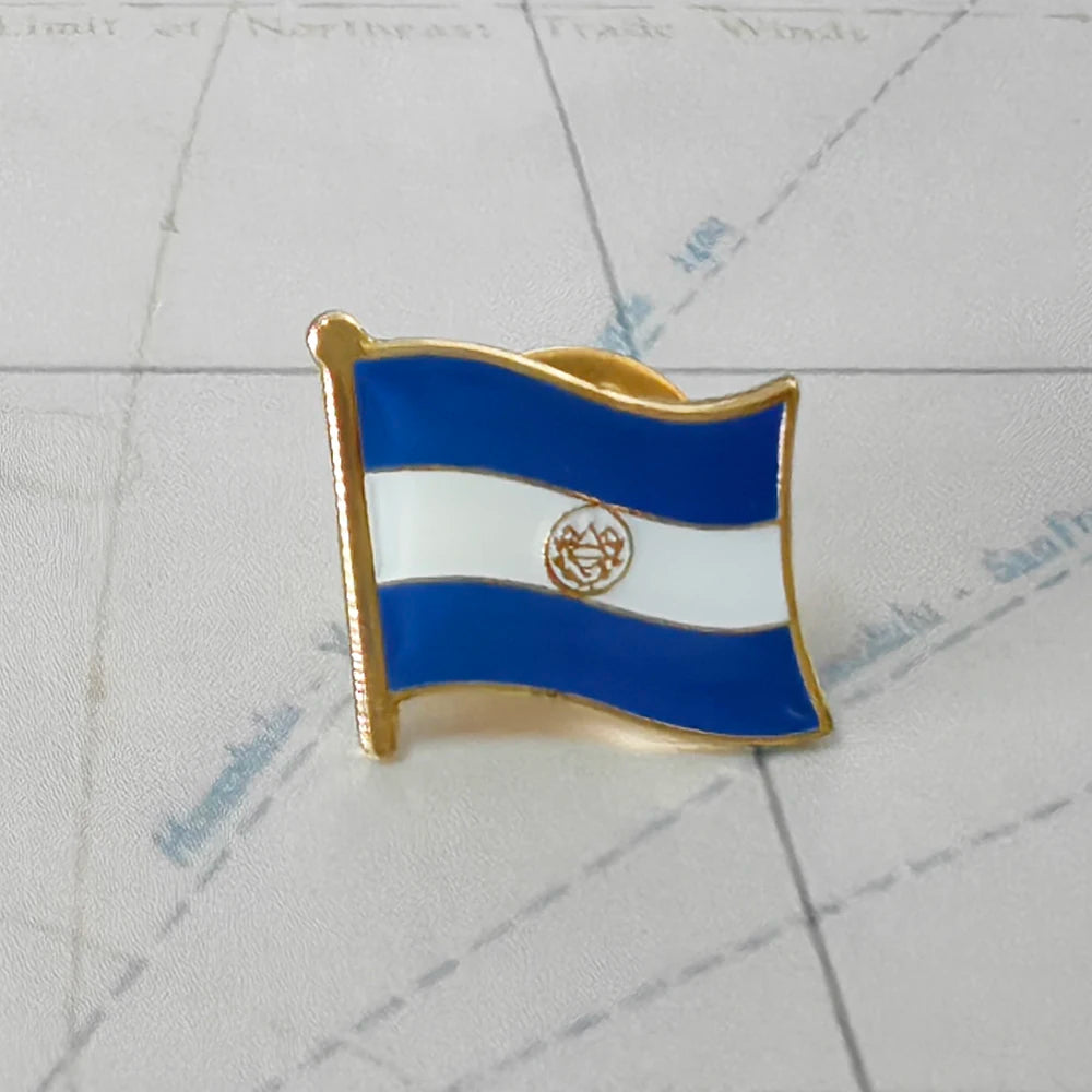 Salvador National Flag Lapel Pins Crystal Epoxy Metal Enamel Badge Paint Brooch Souvenir Suit Personality Commemorative Gifts