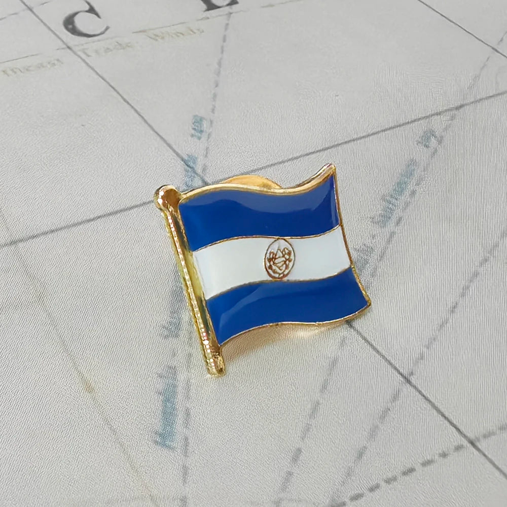 Salvador National Flag Lapel Pins Crystal Epoxy Metal Enamel Badge Paint Brooch Souvenir Suit Personality Commemorative Gifts