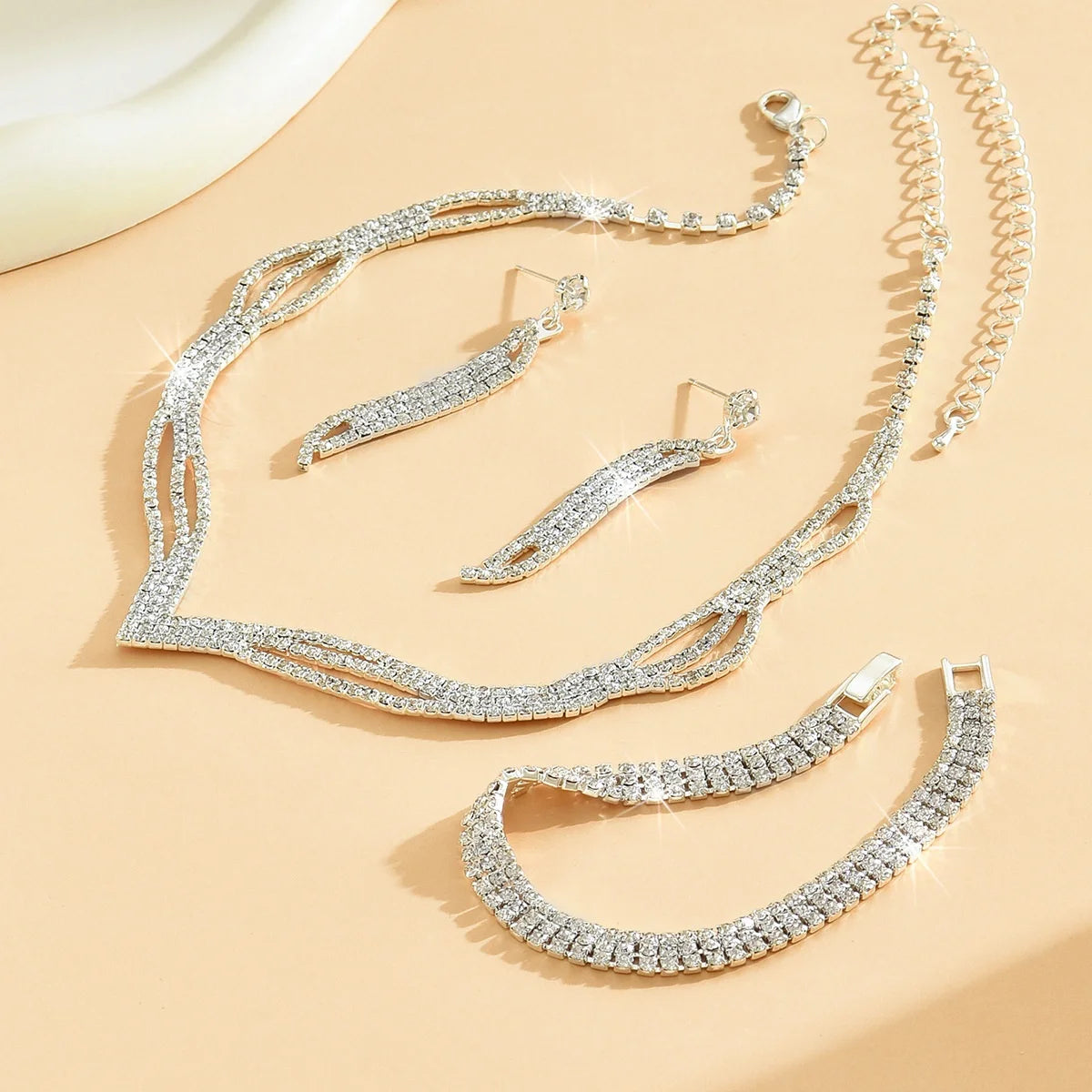 2025 New Design Hot-Selling Necklace Earrings Bracelet Set Fashion Clavicle Chain Bridal Jewelry
