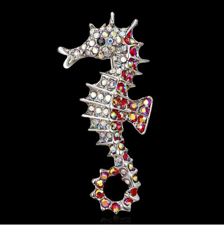 Stunning Diamonte Silver Plated Vintage Look Seahorse Christmas Brooch Cake PIN