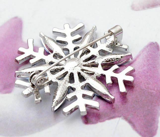 Stunning diamonte silver plated christmas elegant snow flake brooch cake pin b48
