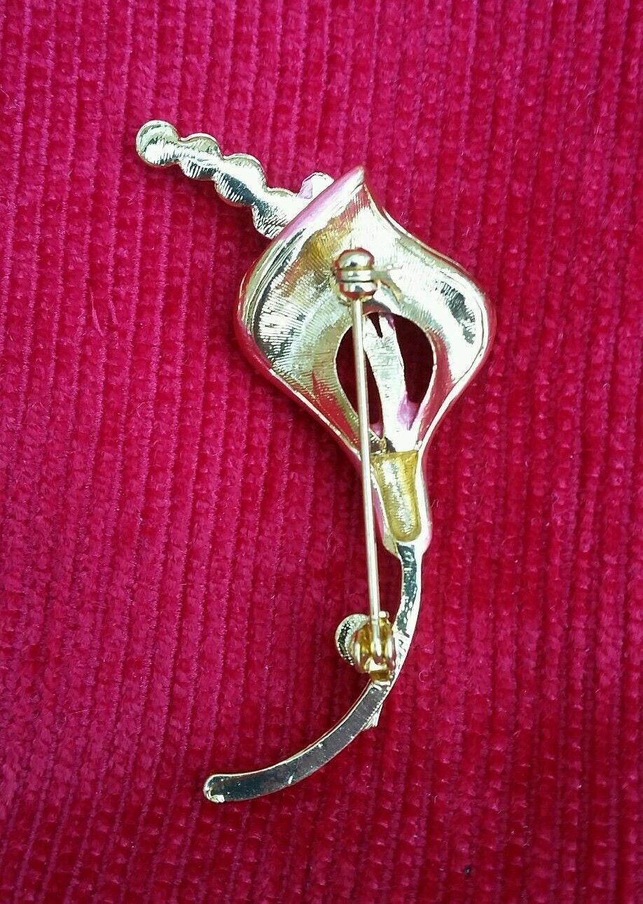 Stunning diamonte gold plated lily flower brooch broach cake pin for suits hats