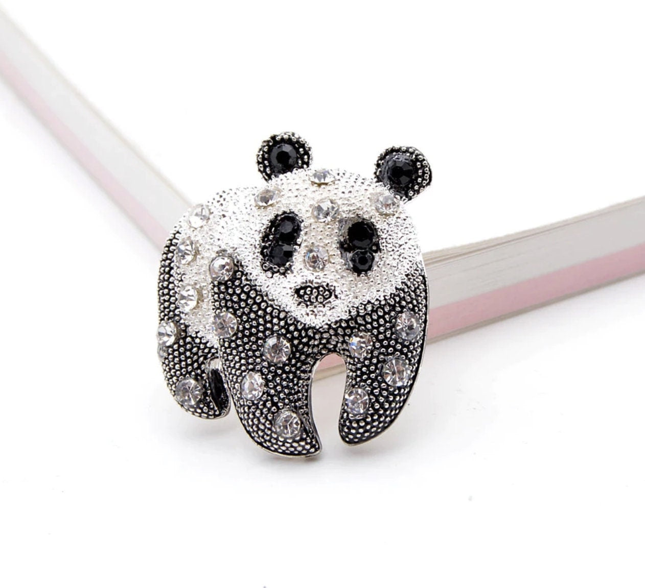 Stunning panda vintage look silver plated retro celebrity brooch broach pin gg11
