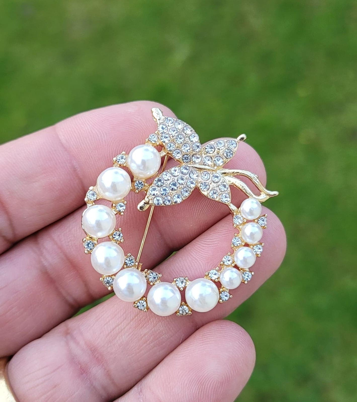 Valentine flower brooch vintage look celebrity broach gold plated pin ggg86