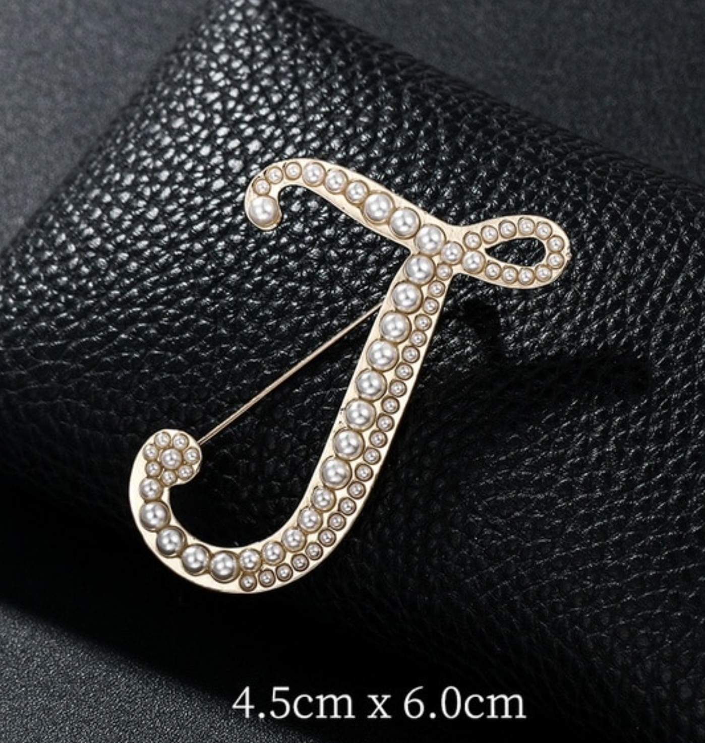 Vintage Look Gold Plated Letter Faux Pearls Brooch Suit Coat Broach Pin GGG3