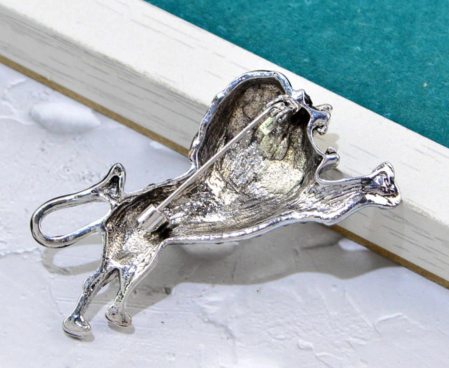 Roaring lion king brooch silver plated celebrity broach royal power sikh pin k27