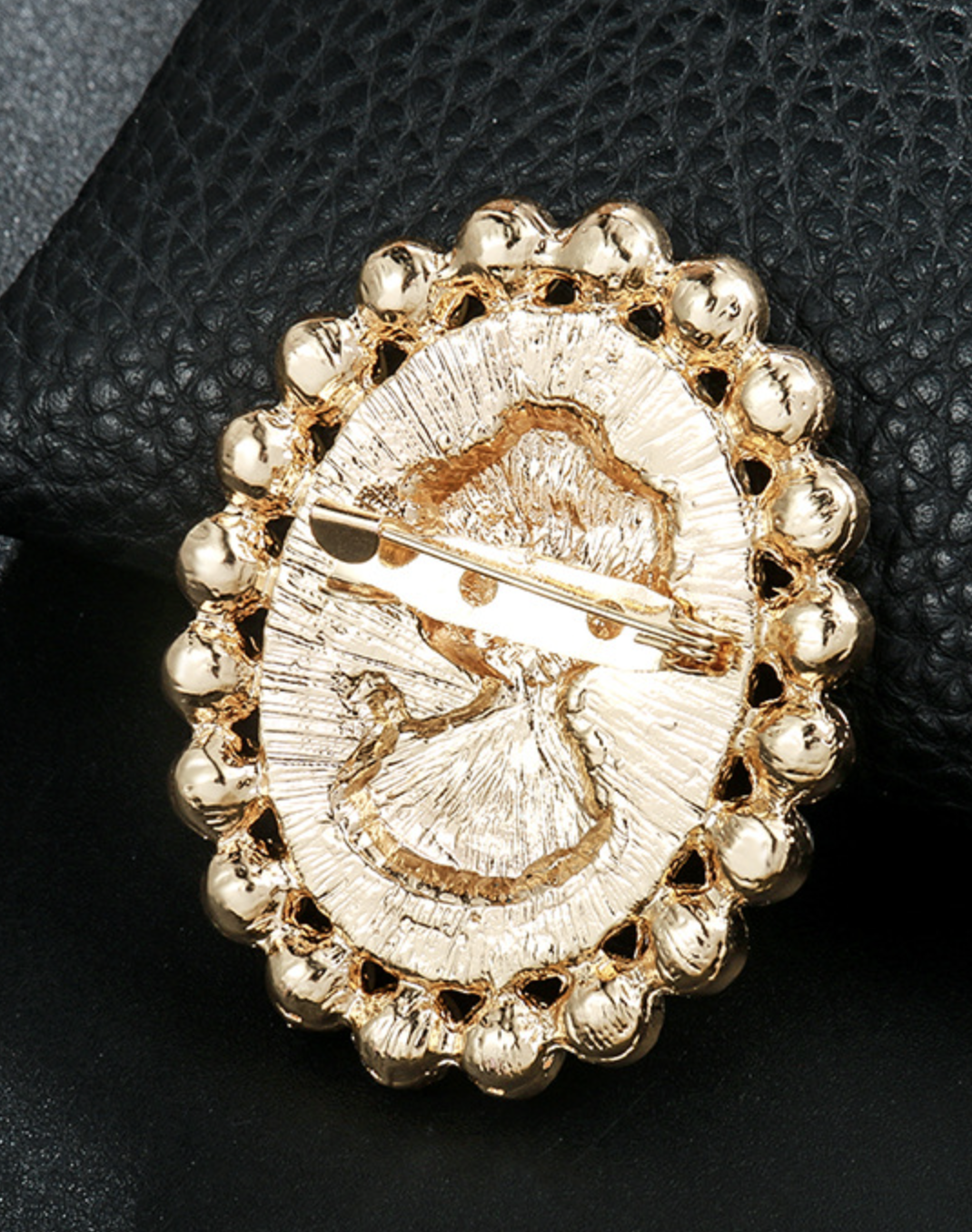 Jubilee Queen Brooch Vintage Look Cameo Lady Gold Plated Pin Beauty Broach K33