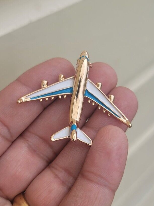 Aeroplane Brooch Vintage Look Queen Pilot Broach Gold Plated Crew Pin K39 New