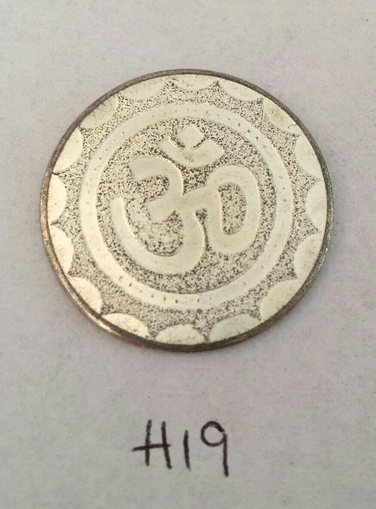 Om Lakshmi Ganesh Ji Hindu Good Luck Coin Gift Token Silver Plated H19 Uncleaned