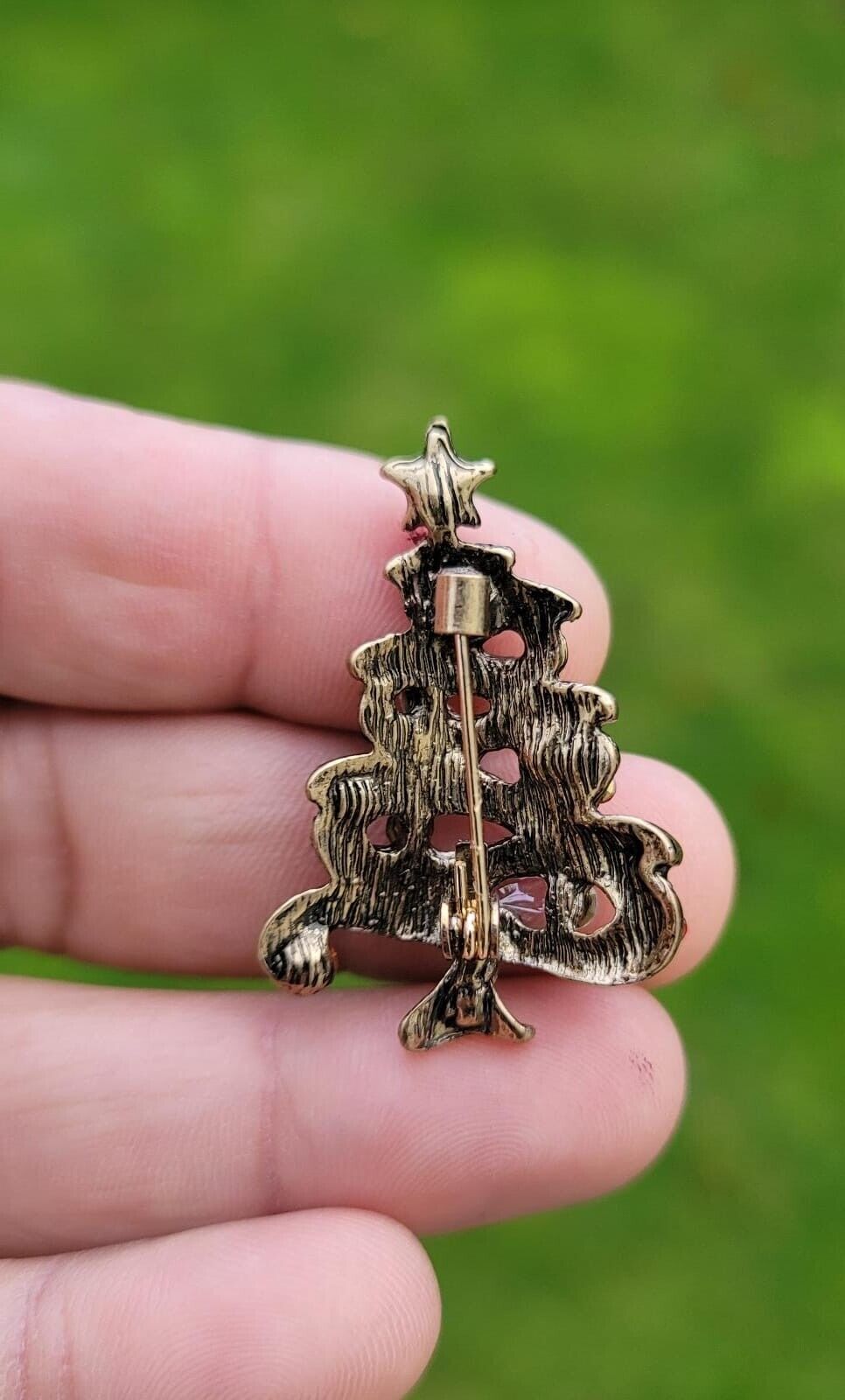 Christmas Tree Brooch Vintage look Gold plated broach Celebrity Queen pin i20