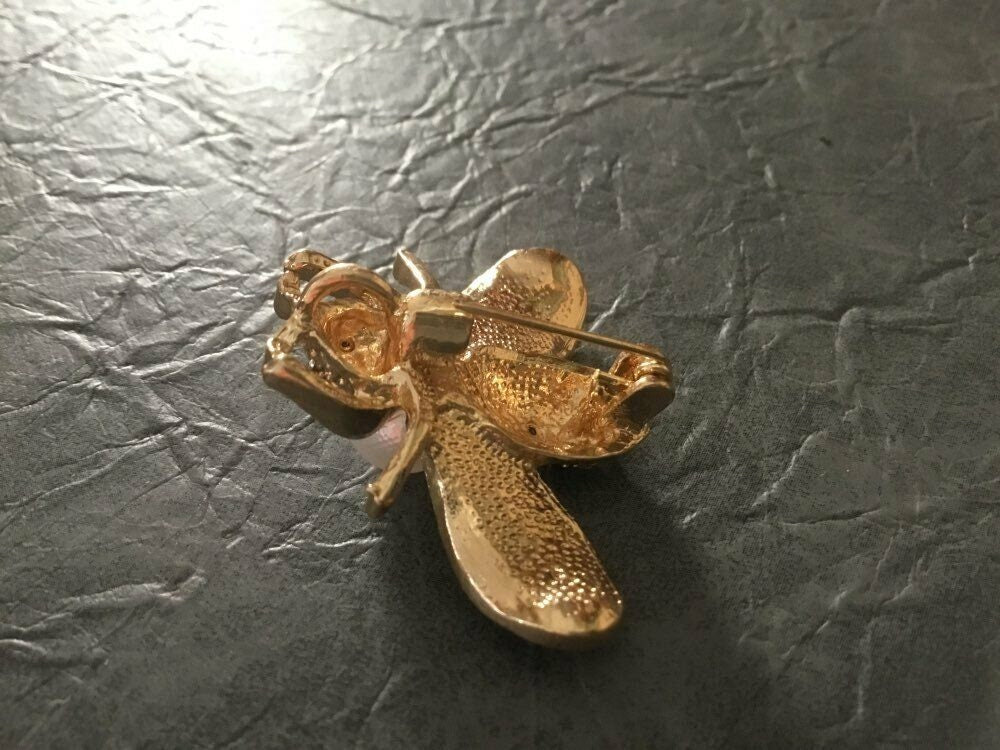 Celebrity honey bee brooch vintage look broach gold silver plated designer pin
