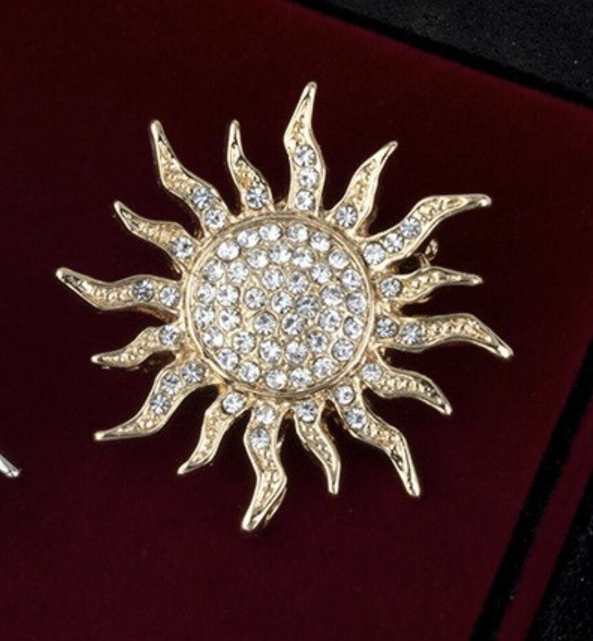 Stunning vintage look gold plated sun shaped brooch suit coat broach pin b12g