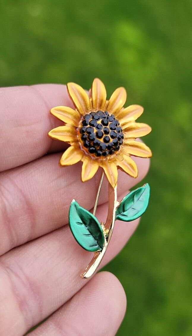 Sun Flower Brooch Pin Celebrity Valentine day vintage look Queen broach S17K New
