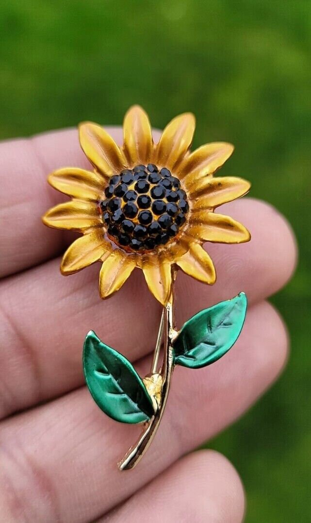 Sun Flower Brooch Pin Celebrity Valentine day vintage look Queen broach S17K New