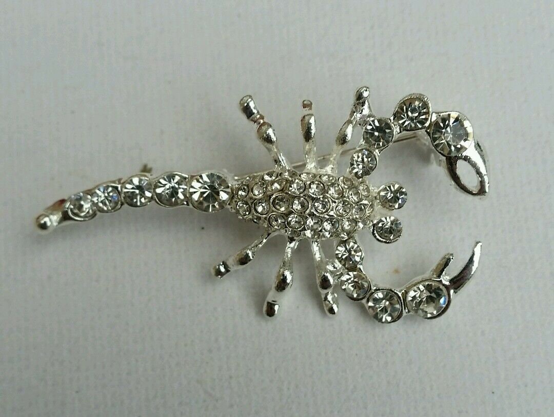 Scorpion Brooch Silver Plated Rhinestones Zodiac Star Sign Pin Gift Talisman New