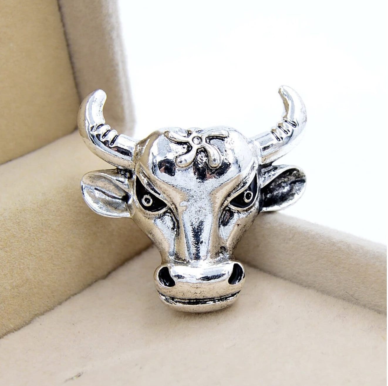 Bull head brooch vintage look silver gold plated retro broach pin power pendant