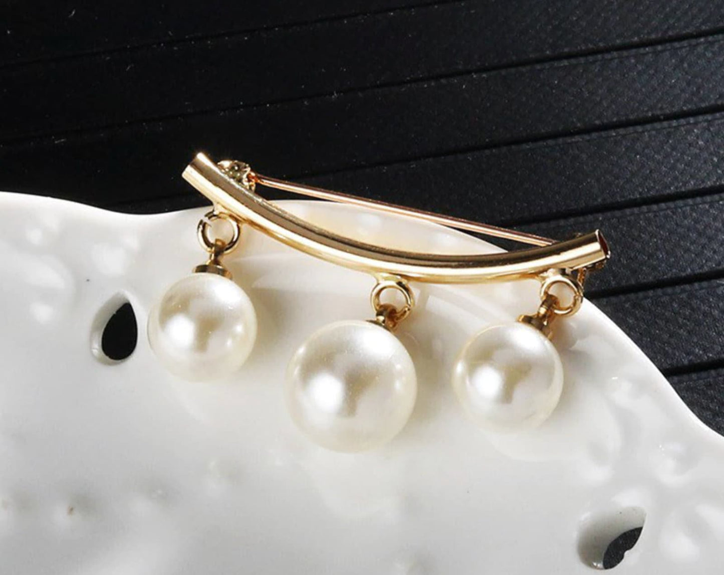 Valentine imitation pearls brooch retro vintage look gold plated design pin gg26