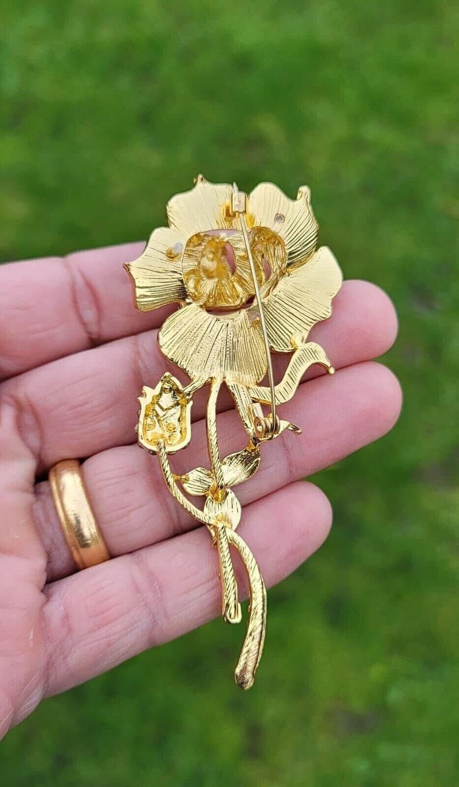 Pink rose brooch lucky vintage look gold plated celebrity broach queen pin s4