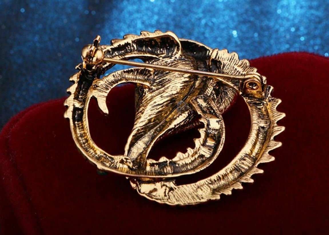 Stunning vintage look gold plated king cobra snake design brooch broach pin b48o