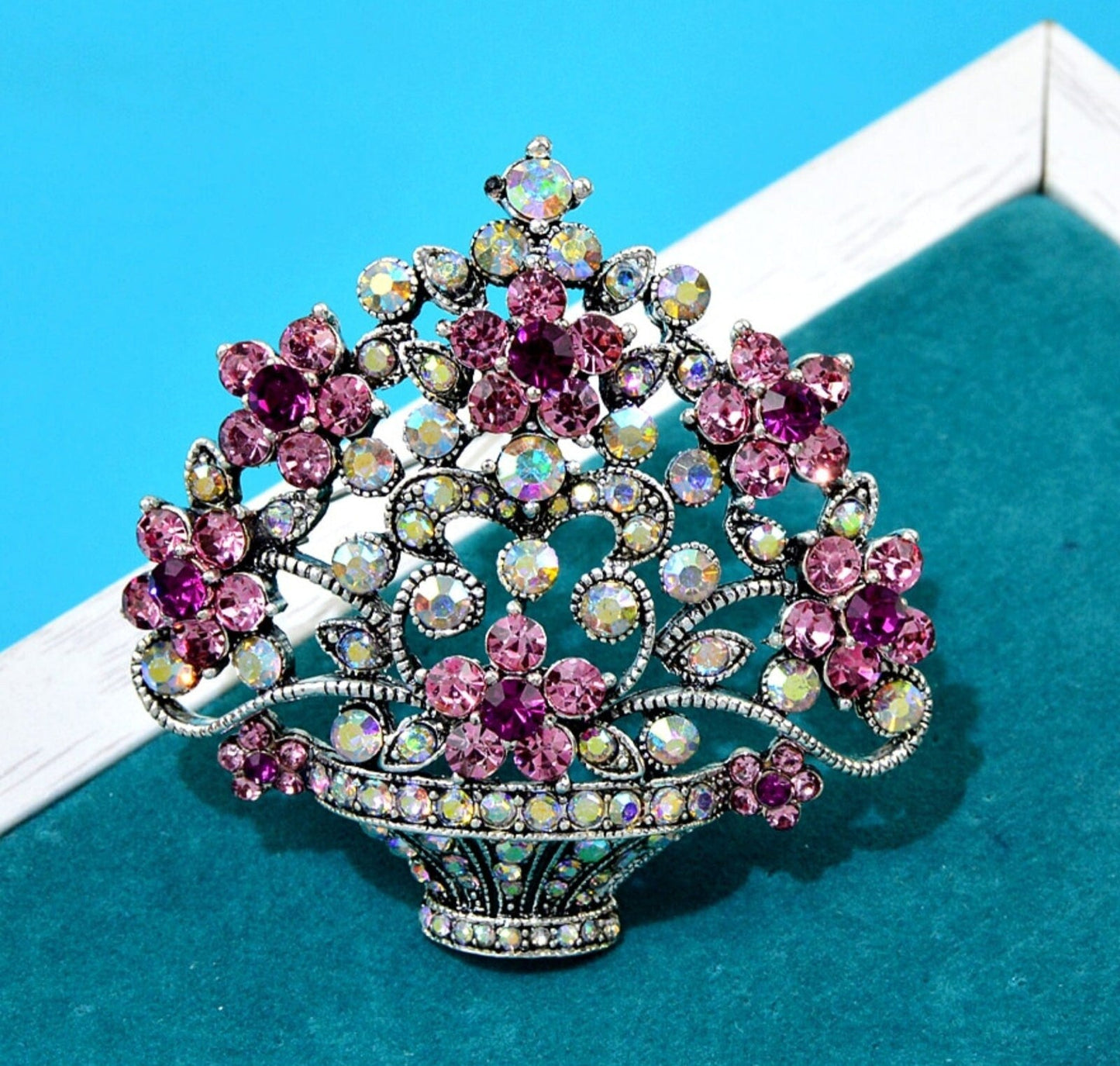 Flower basket brooch vintage look stunning diamonte silver plated broach pin j58