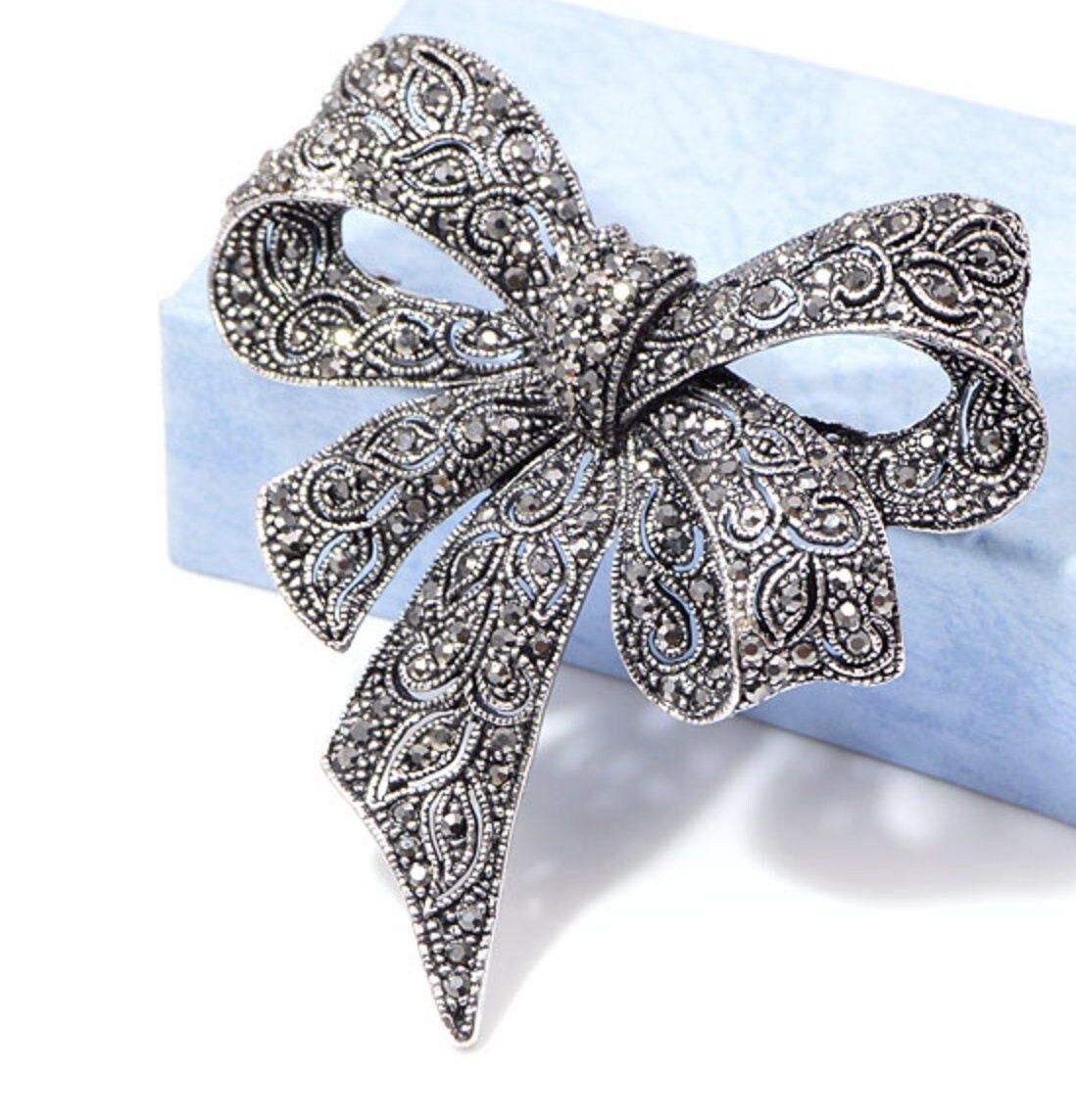 Bow brooch gold or silver plated stunning diamonte designer celebrity pin u9 new