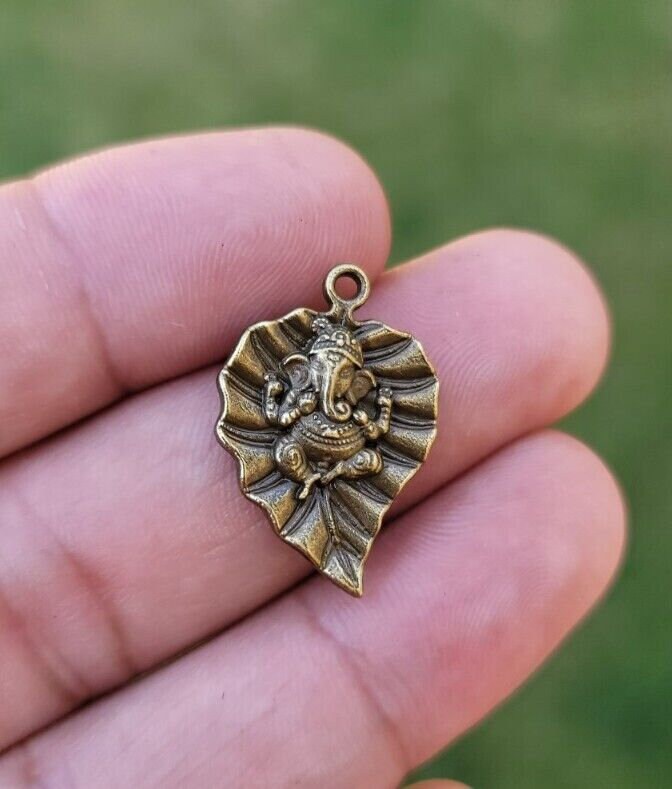 Sri Ganesh Pendant Peepal Leaf Design Necklace Evil Eye Protection Hindu Charm K52R Silver Gold plated Power shield