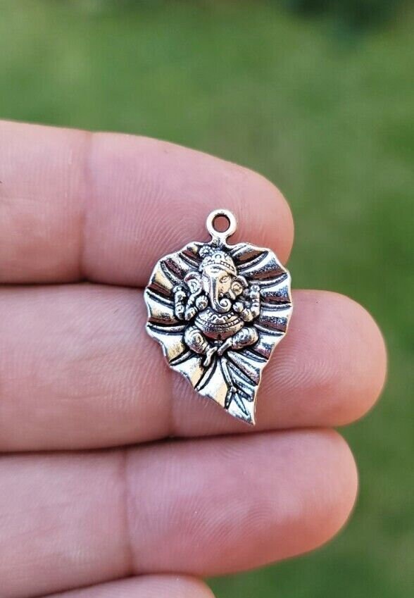 Sri Ganesh Pendant Peepal Leaf Design Necklace Evil Eye Protection Hindu Charm K52R Silver Gold plated Power shield