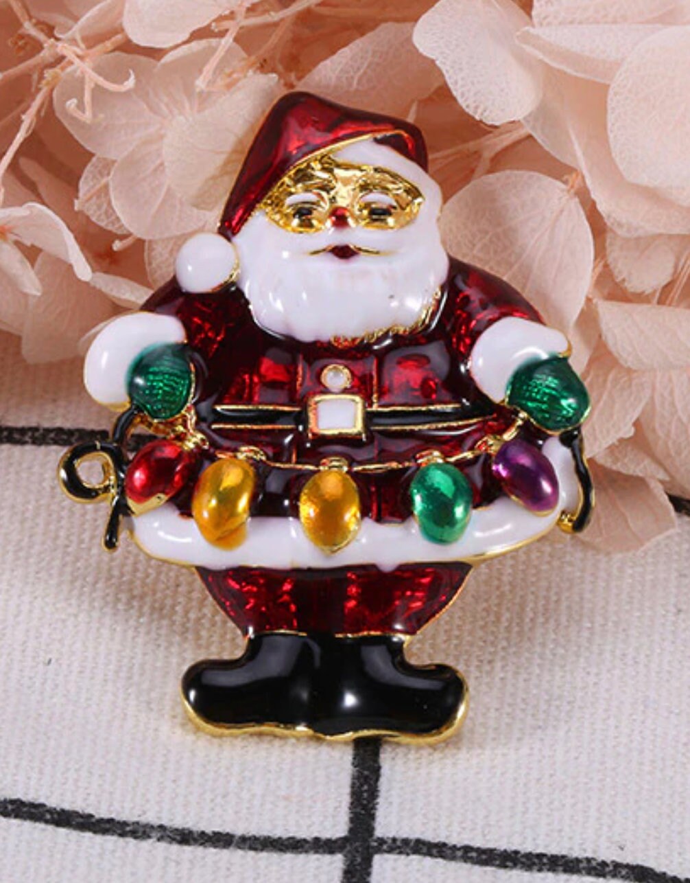 Santa Claus XMas Brooch Vintage look Gold plated broach Celebrity Queen pin i24
