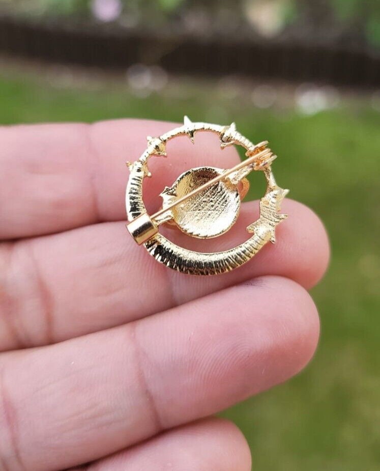 Moon Universe Brooch Vintage Look Gold Plated Celebrity Star Broach Lucky Pin U22
