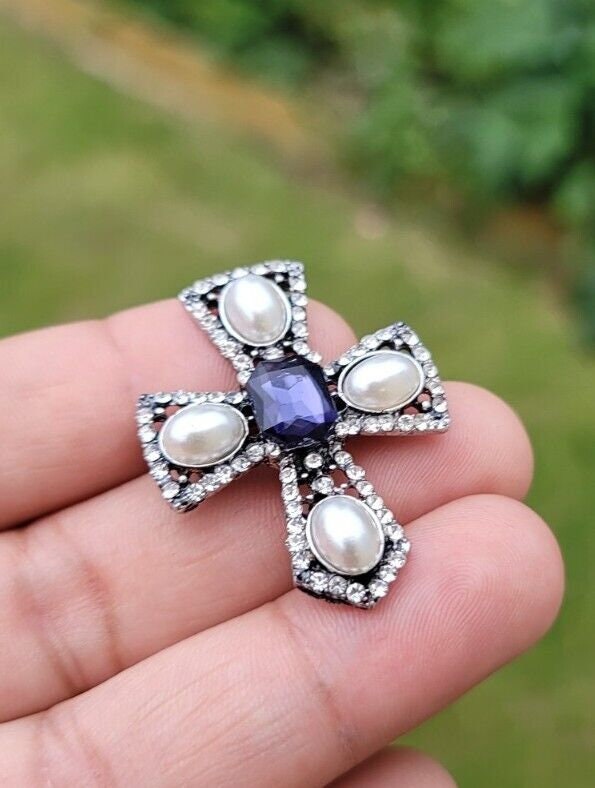 Royal cross brooch vintage look silver plated celebrity broach queen pin k47 new