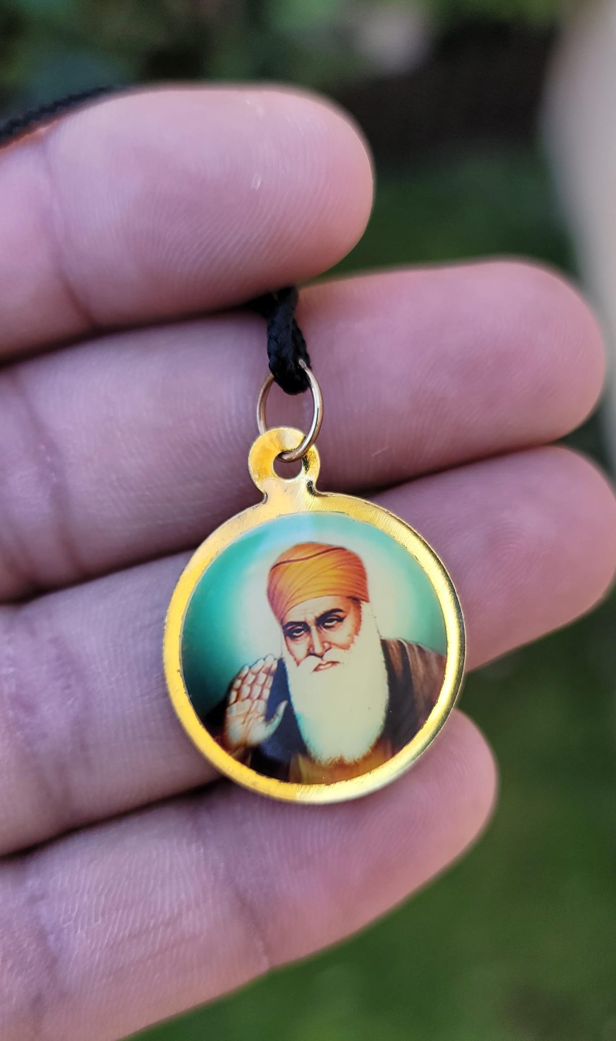 Guru Nanak Ji Baba Vadbhag Singh Sikh Round Pendant Black Evil Shield Thread MM1