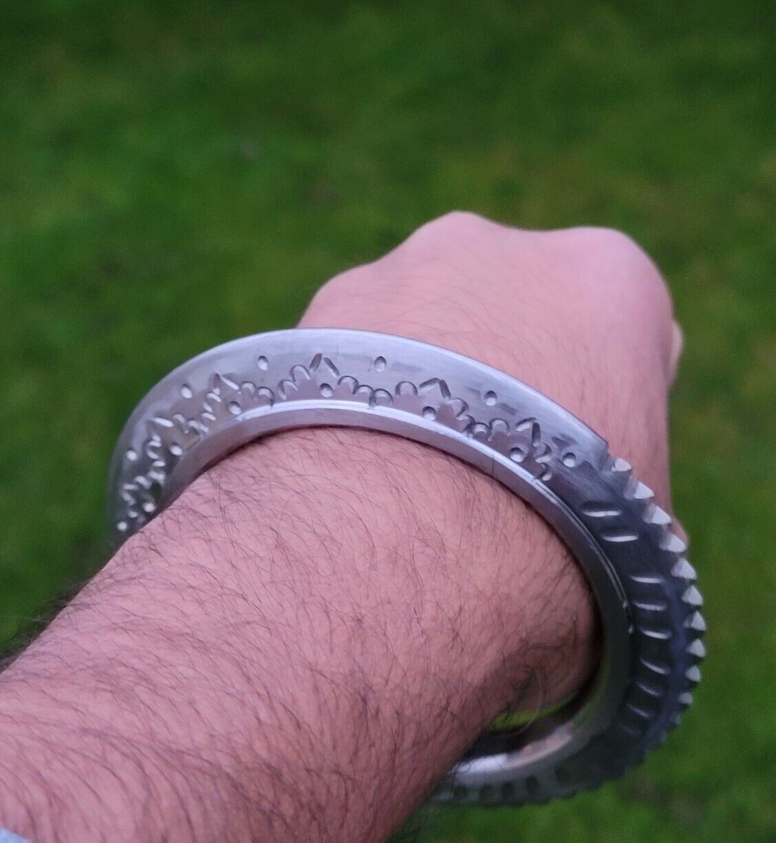 Sarbloh Toothing Edge Chakri Kara Floral Engraved Heavy Kada Sikh Khalsa Bangle Pure Iron OG4 New