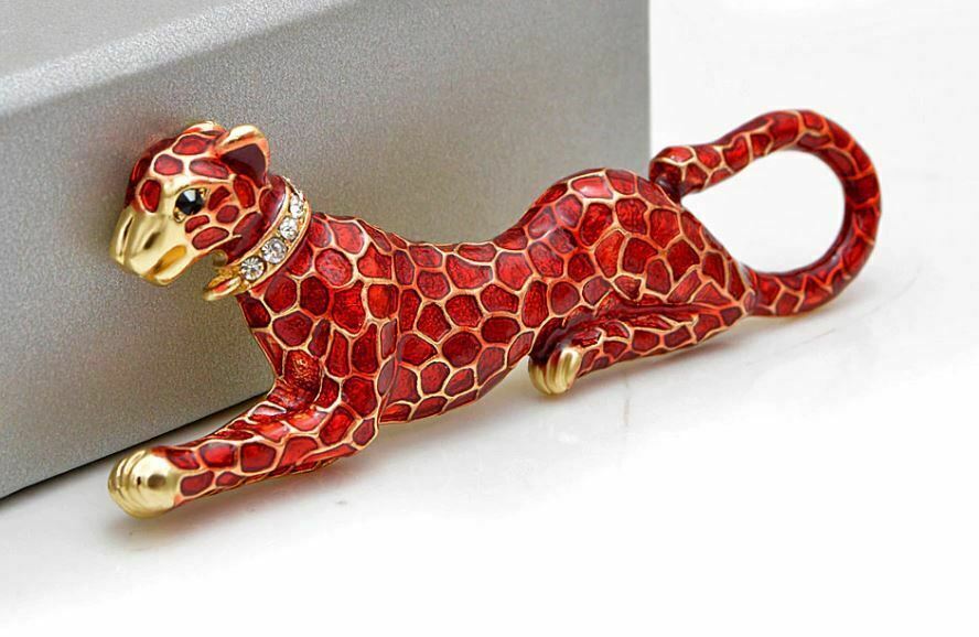Stunning Diamonte Gold Plated Vintage Look Leopard Christmas Brooch Cake Pin F30