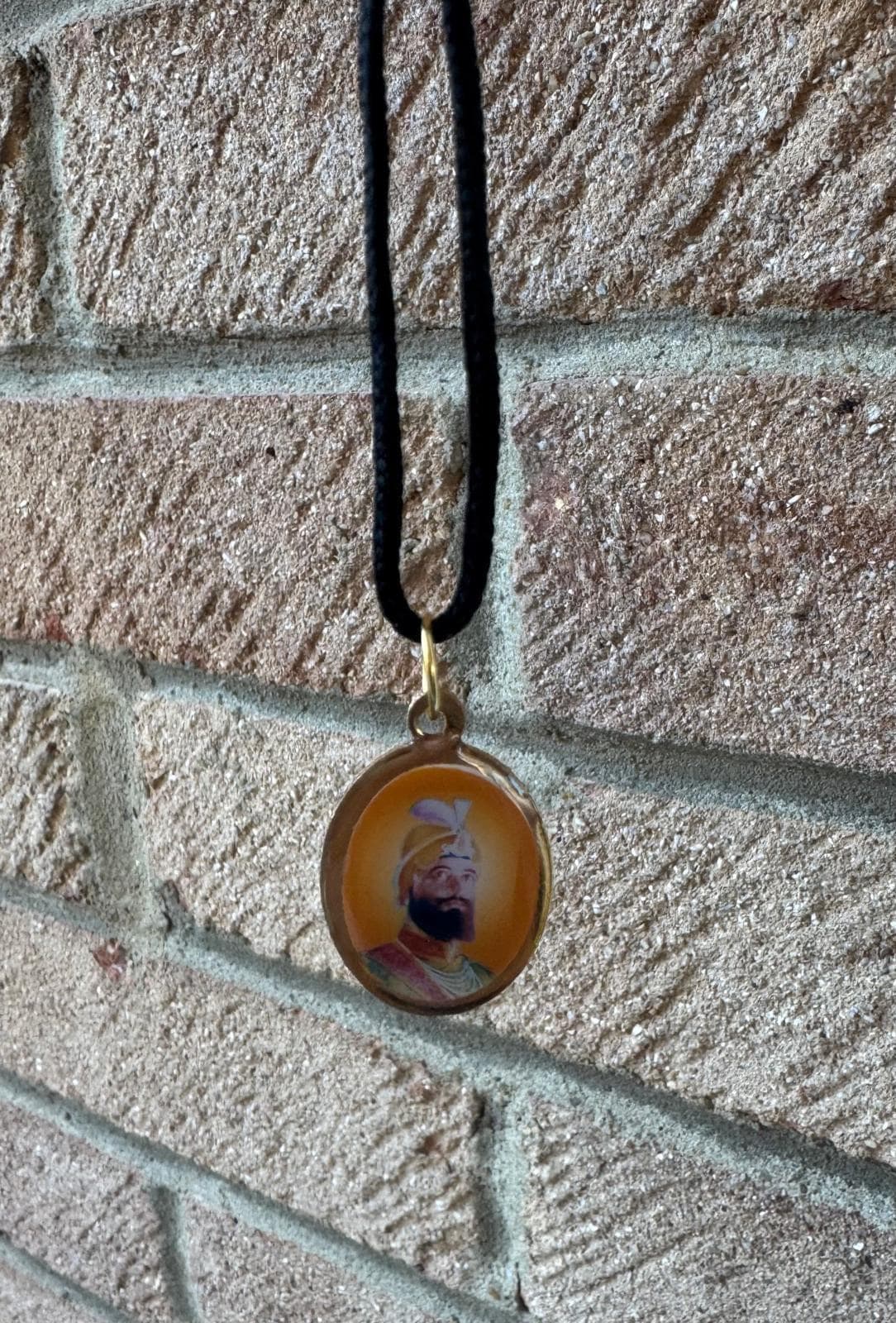 Sikh Guru Nanak Gobind Singh Pendant Double Sided Oval Photo Necklace Dori UK DD57