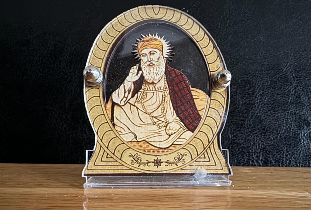 Sikh Wood Ten Guru Nanak Gobind Singh Baba Deep Singh Souvenir Car Dashboard OF24G