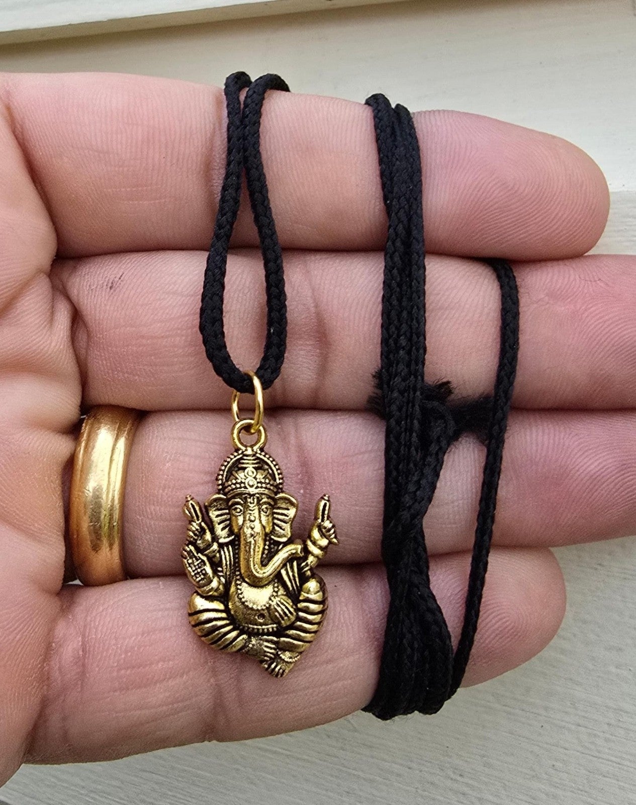 Lord Ganesh Pendant Gold or Silver Colour Stainless Steel Nazar Protection UK Q36 Hindu black dori