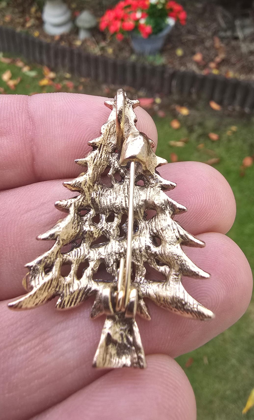 Christmas Tree Brooch Pin Vintage look Gold plated broach Celebrity Queen CCCA Pendant Black dori necklace Luck Charm Xmas elegant Gift