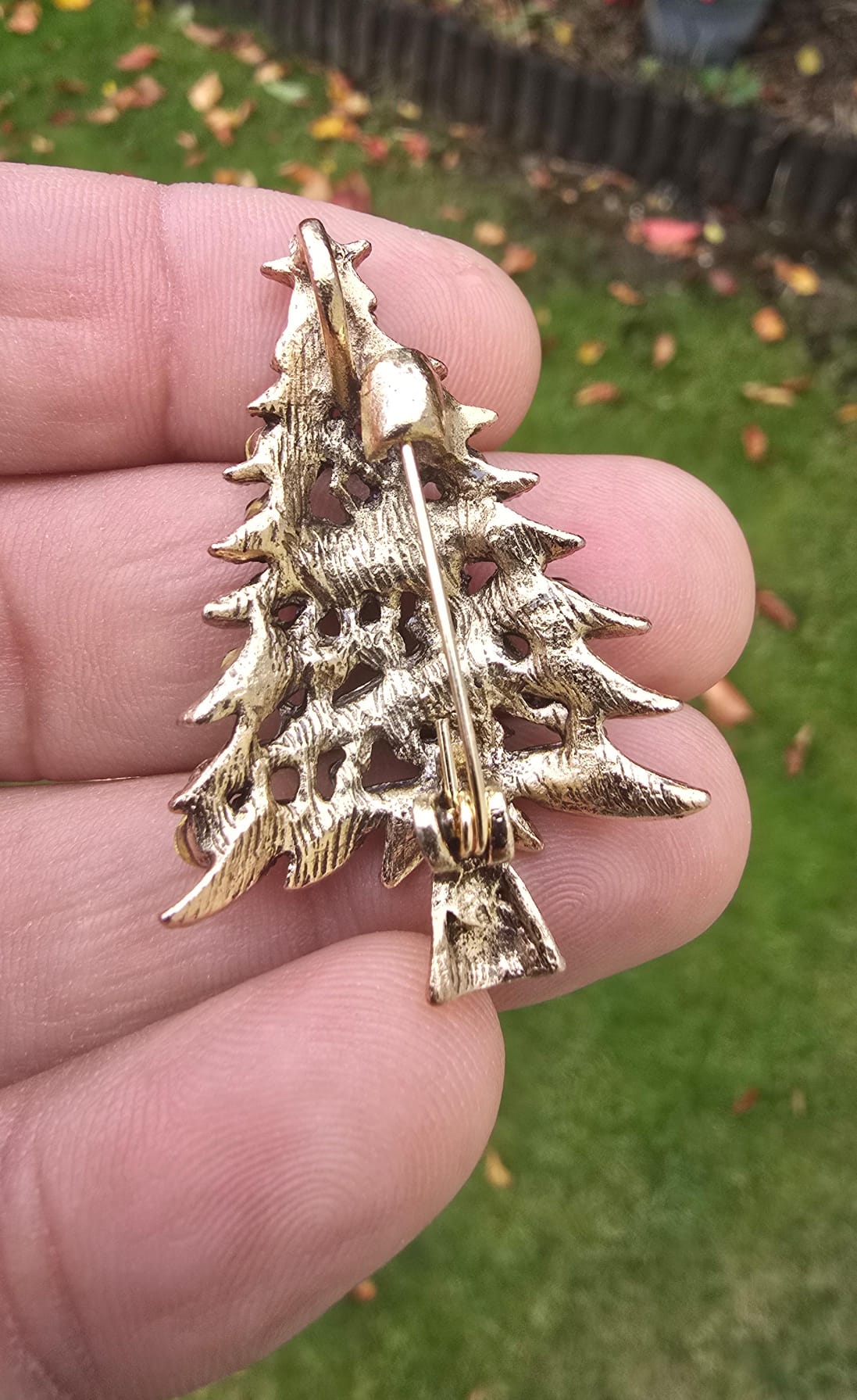 Christmas Tree Brooch Pin Vintage look Gold plated broach Celebrity Queen CCCA Pendant Black dori necklace Luck Charm Xmas elegant Gift
