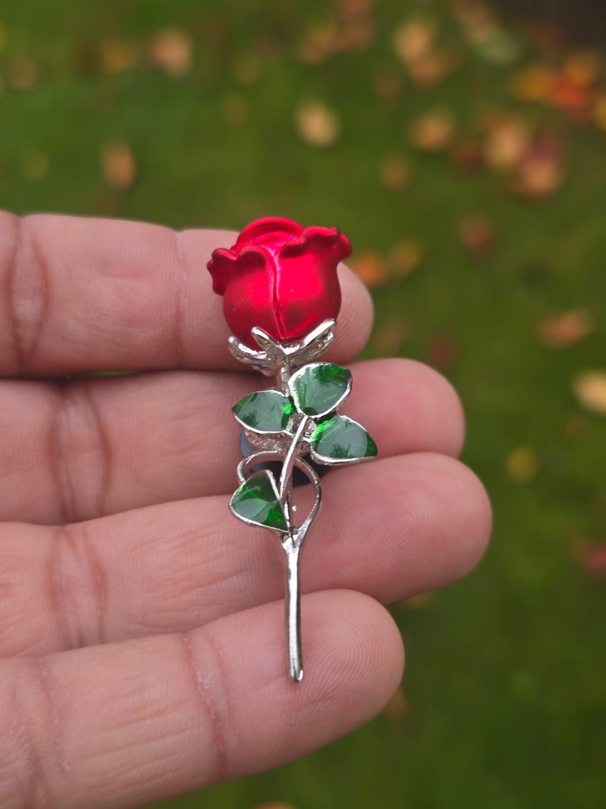 Rose Flower Brooch for Button Loop Celebrity valentine day queen broach for Suit S15 Shoe Laces Hats require hole or loop to hang on Suit