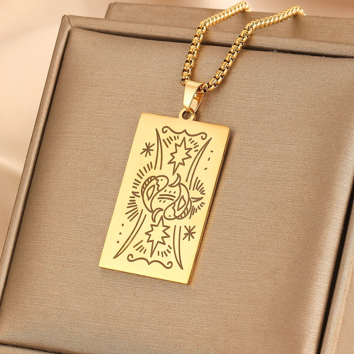 Vintage Moon Rose Flower Tarot Card Necklace Talisman Stainless Steel Libra Justice Necklace for Women Men Sun Amulet Jewelry