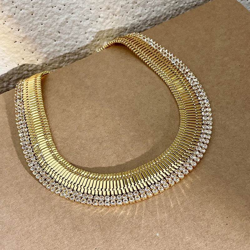 Vintage Metal handmade necklace Fashion Oval Portrait pendant necklace collarbone chain women's statement jewelry gift