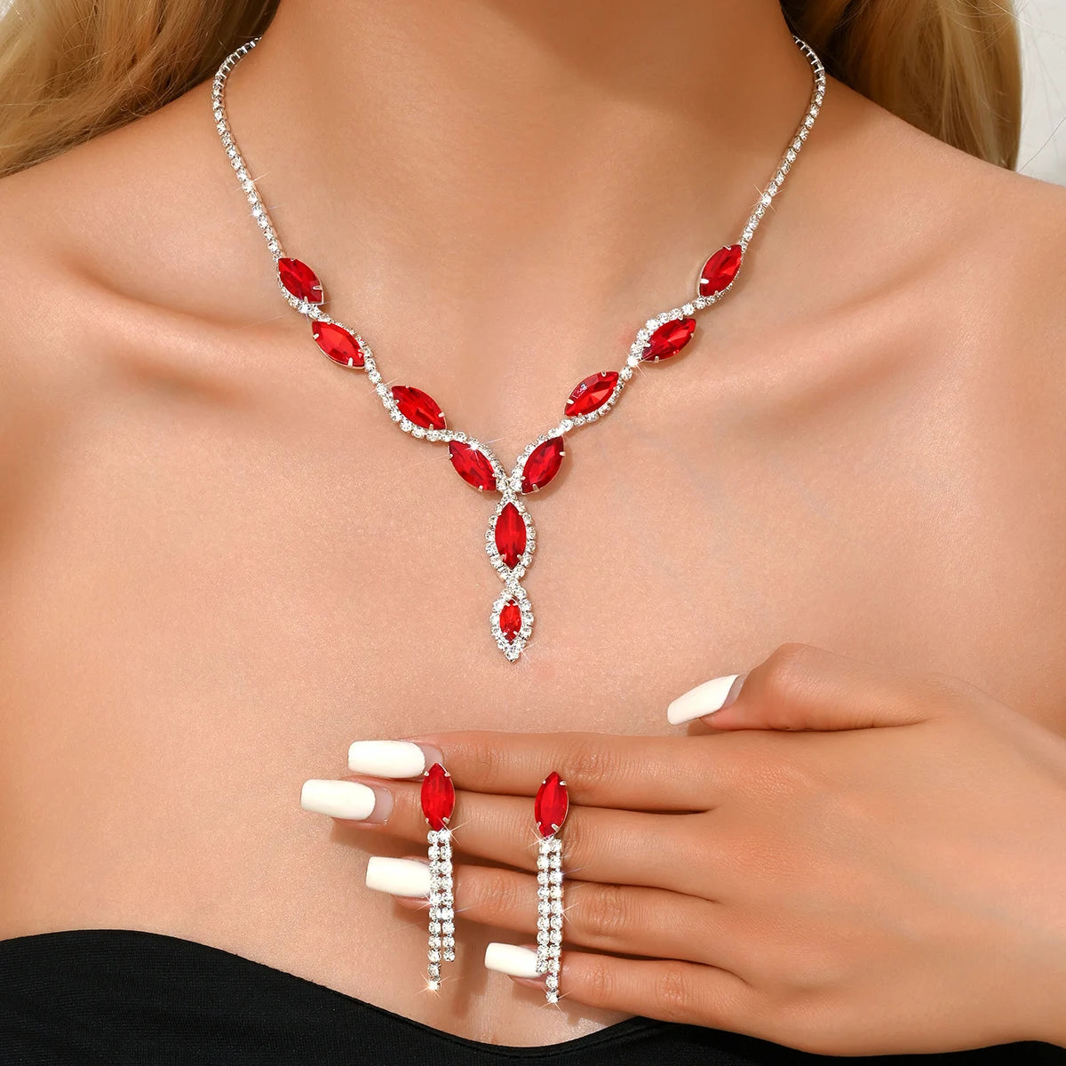 3 Pieces of Wedding Season Women's Claw Chain Series Crystal Earrings Necklace Jewelry Set Banquet Party Holiday Gift-8177