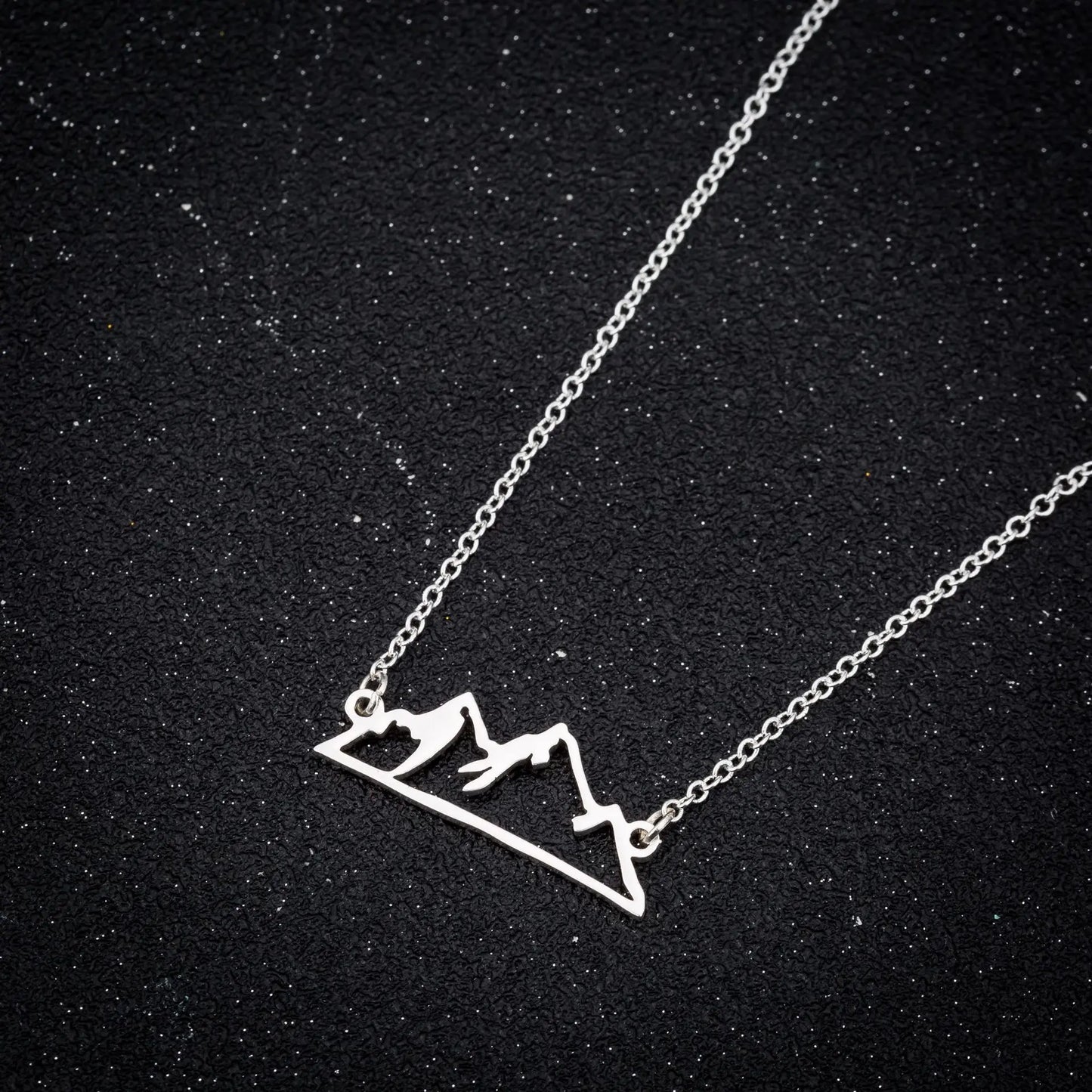 2024 new fashion stainless steel hollow snow mountain mountain pendant necklace temperament with lovely collarbone chain accesso