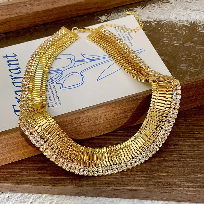 Vintage Metal handmade necklace Fashion Oval Portrait pendant necklace collarbone chain women's statement jewelry gift
