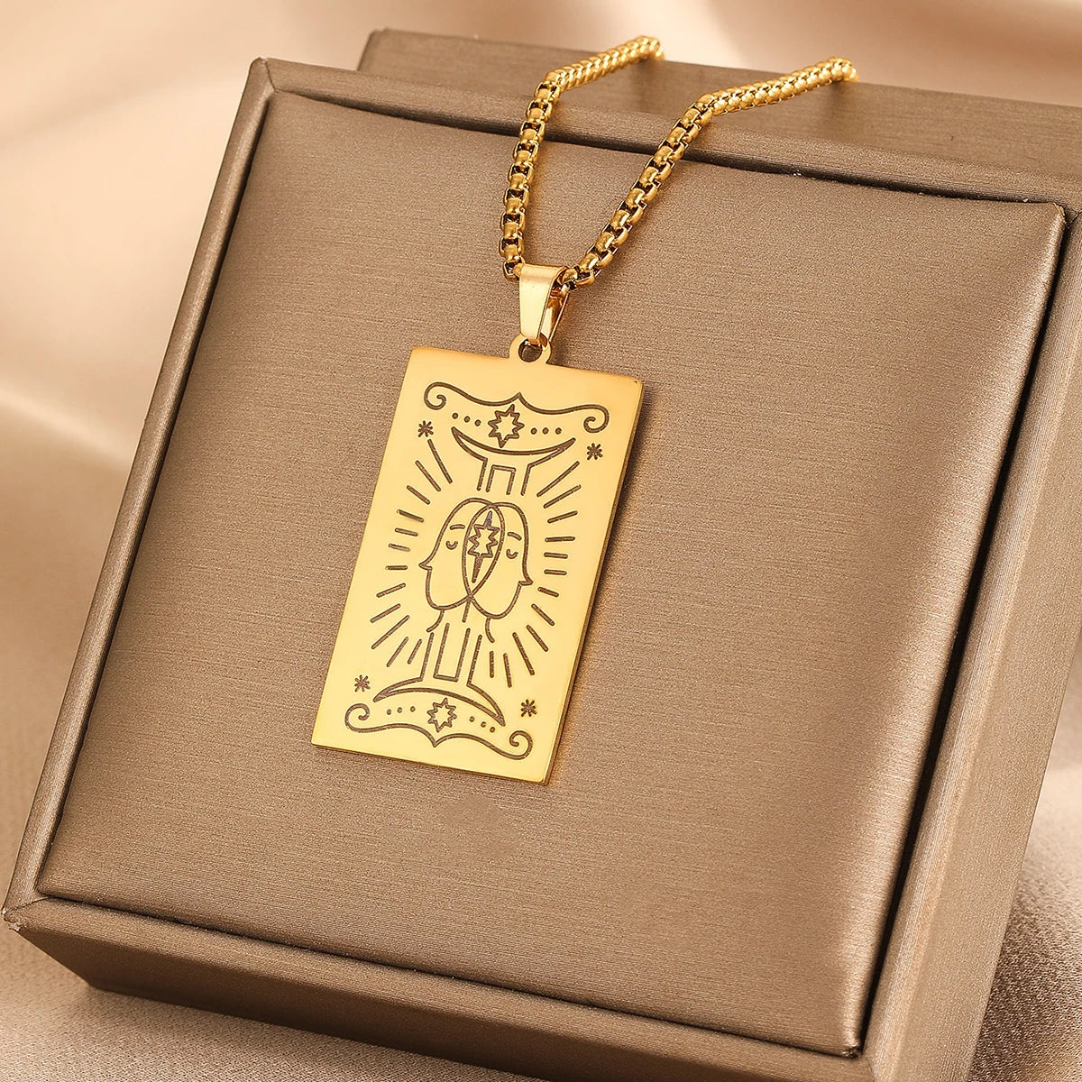 Vintage Moon Rose Flower Tarot Card Necklace Talisman Stainless Steel Libra Justice Necklace for Women Men Sun Amulet Jewelry
